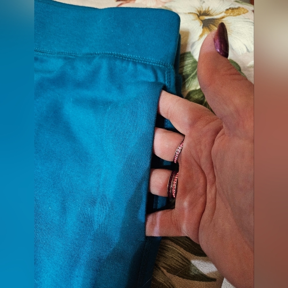 #346 Breckenridge- Knit  Capris w/ Embroidered Leaf - Size: 2X- various colors - Picture 5 of 8